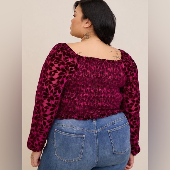 Torrid Velvet Smocked Blouson Sleeve Cropped Top Size 0/L Color Wine - Picture 4 of 6